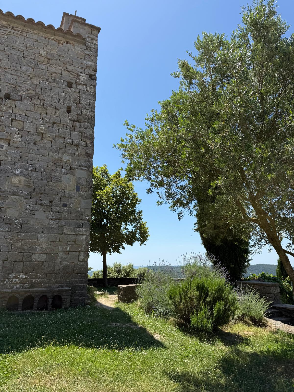 Vista de la ermita de Sant Salvador de Bellver